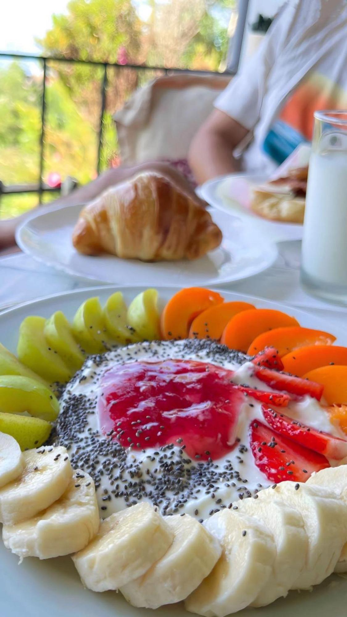 Hotel Imperial Dhërmi Eksteriør billede